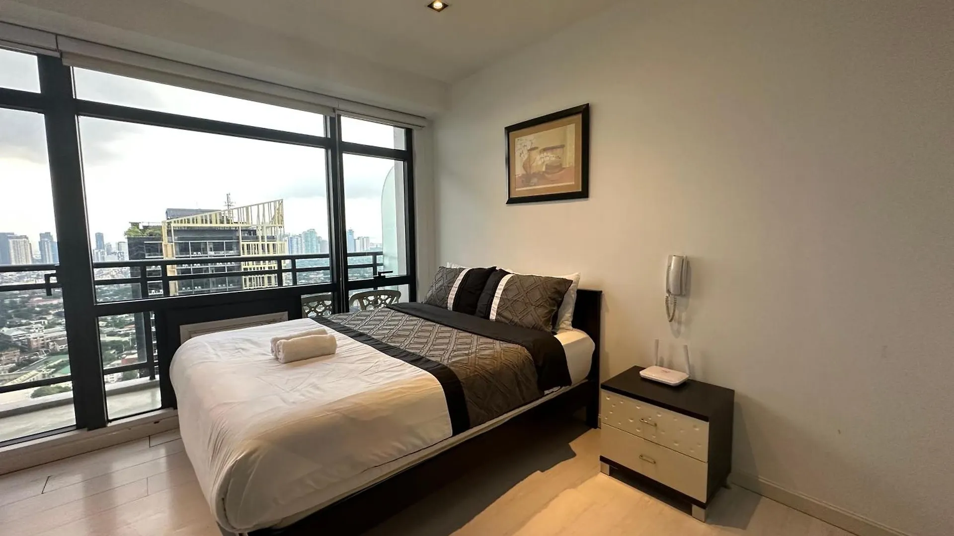 Apartment Bright Studio In Gramercy Residences Condo Manila